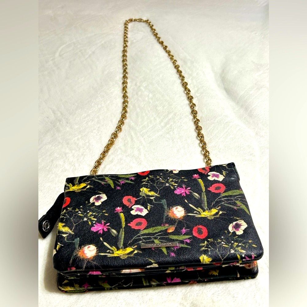 🩷 Vince Camuto CAMI Black Floral Print Leather Crossbody (Like New)🩷